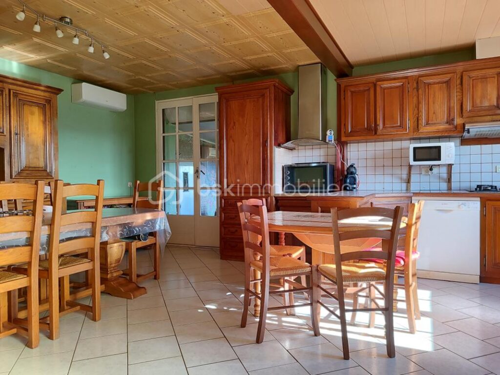 Découvrez une perle rare de la campagne à Saint-Antoine – 7 pièces – 4 chambres – 155 m²