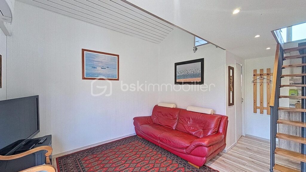 *** SOUS COMPROMIS*** Chalet T4 meublé – Cadre paisible et nature à Sanguinet – 4 pièces – 3 chambres – 53 m²