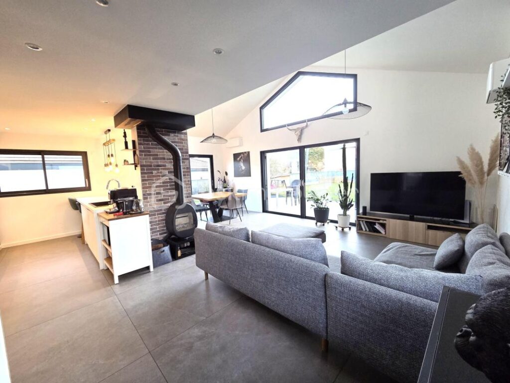 Villa Récente Criel de Moirans 495 000 € – 5 pièces – 4 chambres – 158 m²