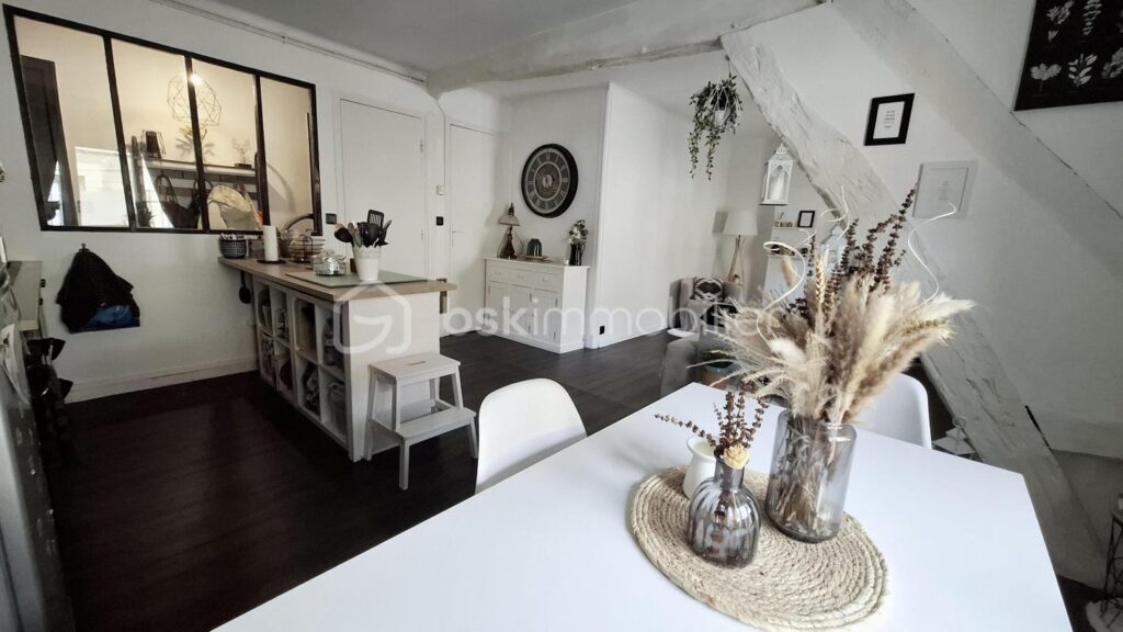 F3 EN PLEIN CENTRE – 3 pièces – 2 chambres – 68 m²