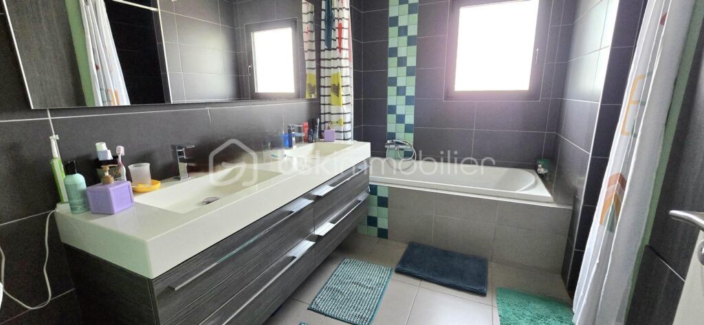 Maison sans travaux – 6 pièces – 5 chambres – 145 m²