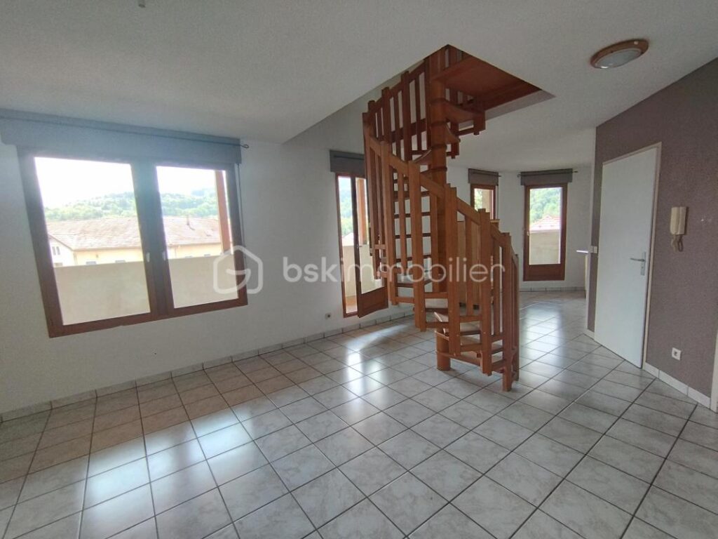 APPARTEMENT T4 EN DUPLEX – 5 pièces – 3 chambres – 76 m²