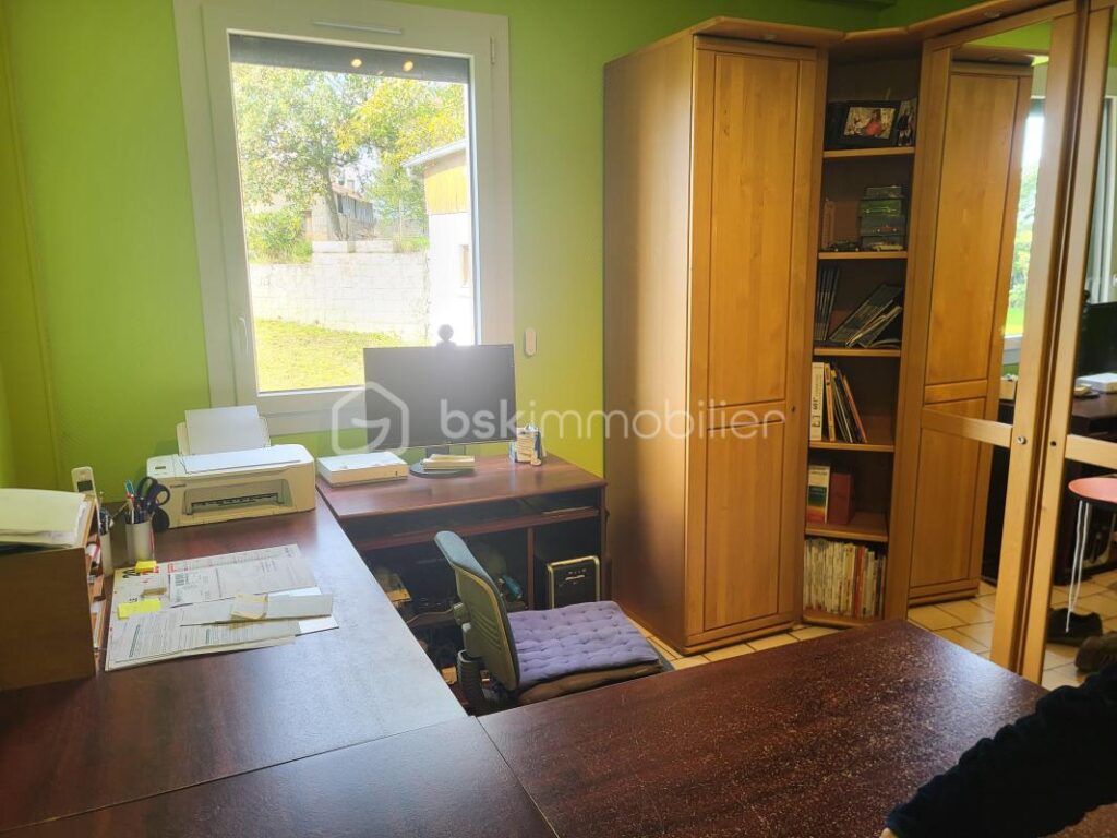 COUP DE CŒUR SUR LA COMMUNE DE SAINT-LAURENT-DE-CUVES – 6 pièces – 4 chambres – 138 m²