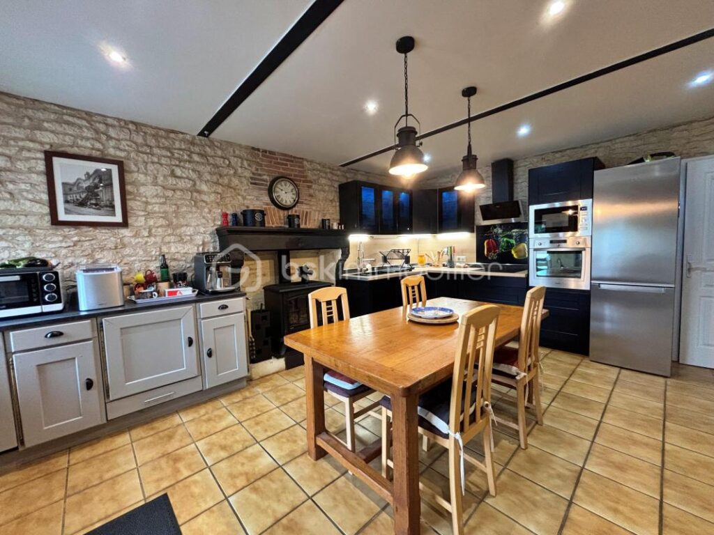 Élégante maison de campagne avec piscine – 5 pièces – 4 chambres – 150 m²