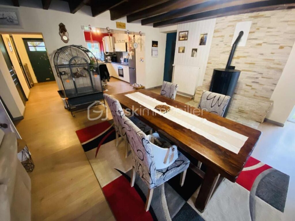 Maison en Pierre de 105 M² (3 Chambres ) – 4 pièces – 3 chambres – 103 m²