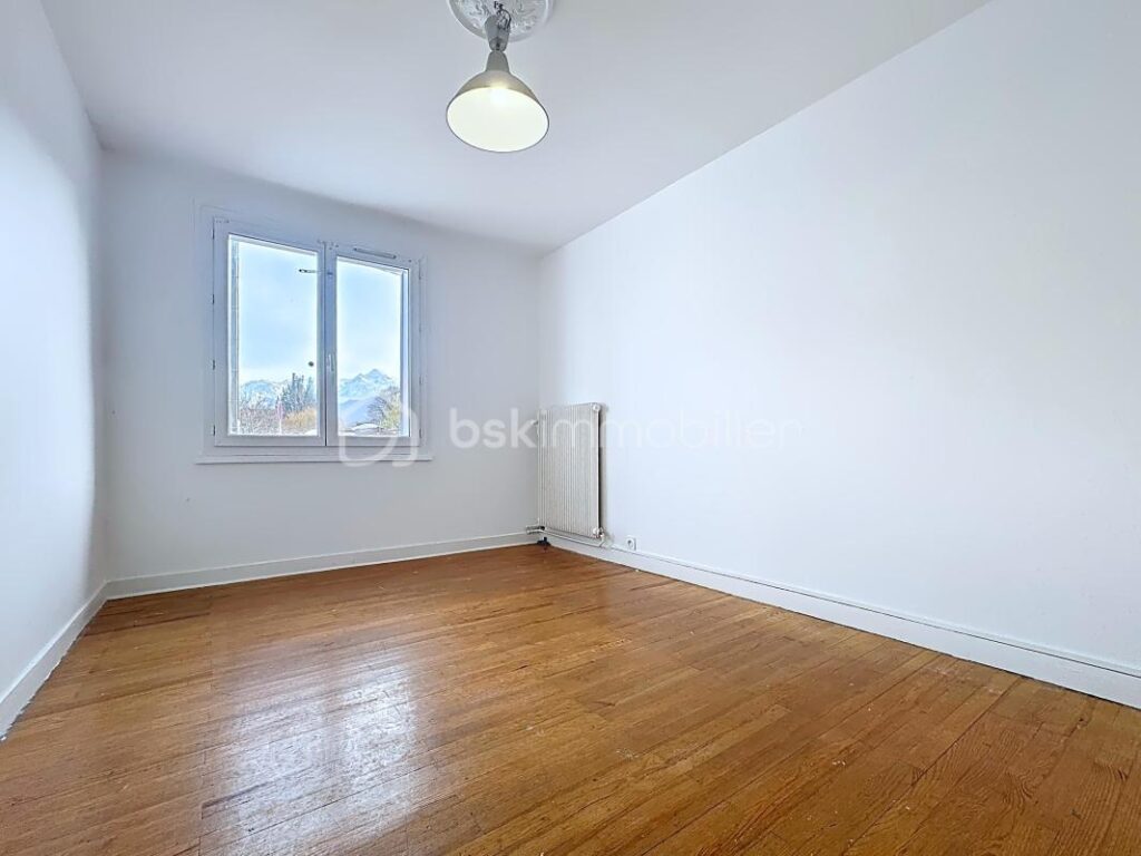 T5 79 m² • 4 chambres • Idéal colocation • Rentabilité attractive • Grenoble / limite Saint-Martin-d’Hères – 5 pièces – 4 chambres – 79 m²