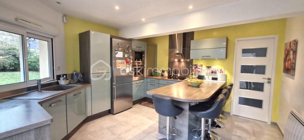 PROCHE MENNECY!!! SPACIEUSE MAISON INDEPENDANTE ! – 8 pièces – 5 chambres – 156 m²