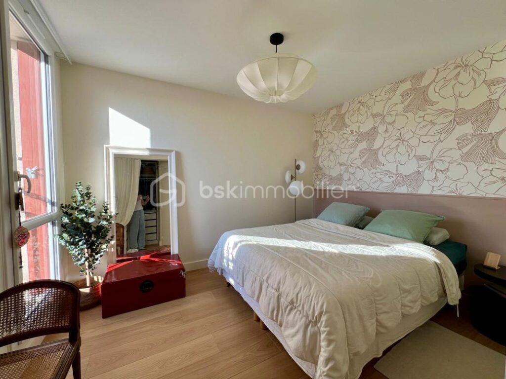 🏠 T4 de 77 m² rénové – Balcon plein Sud – Rueil Mont-Valérien – 4 pièces – 3 chambres – 77 m²