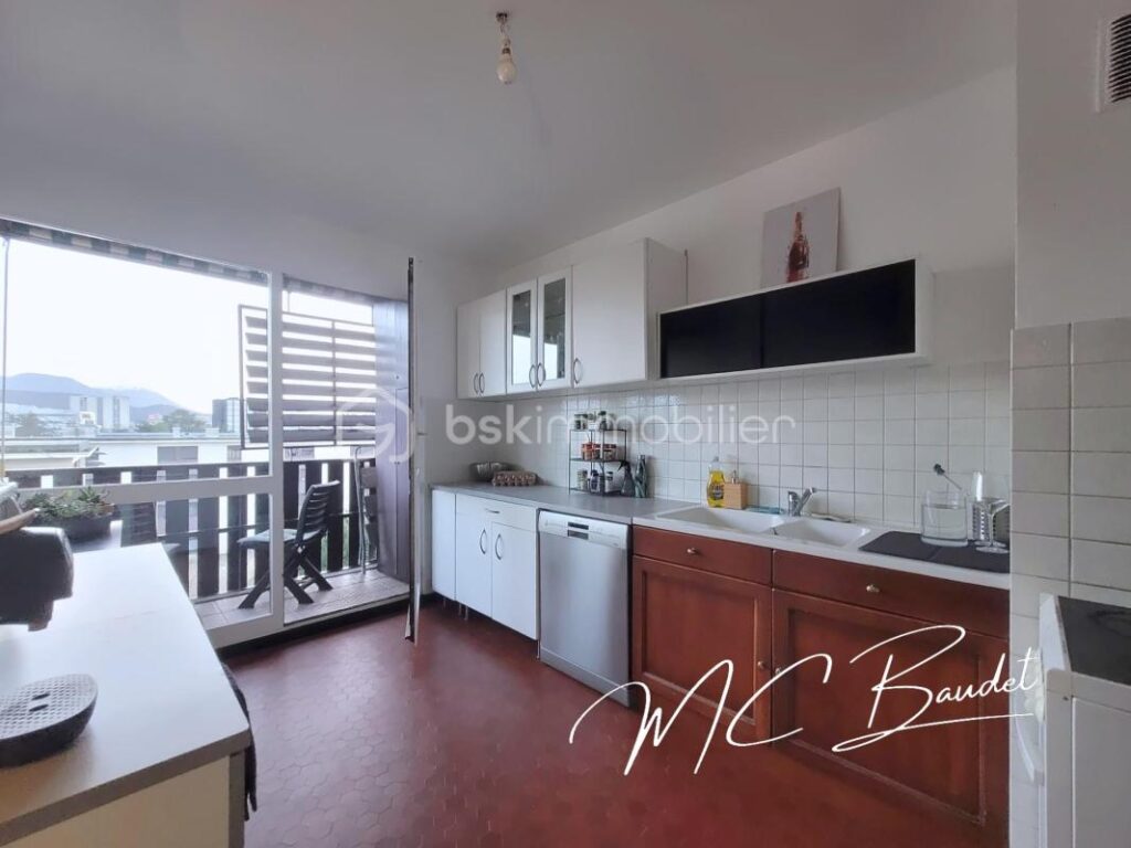 T3 en dernier étage – Secteur Claude KOGAN/Village Olympique – 3 pièces – 2 chambres – 64 m²