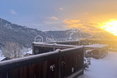 BIEN D&rsquo;EXCEPTION – Chalet luxueux à La Clusaz / site des Confins avec Piscine intérieure, 10 pièces et vue plein sud sur le massif des Aravis – 9 pièces – 7 chambres – 350 m²