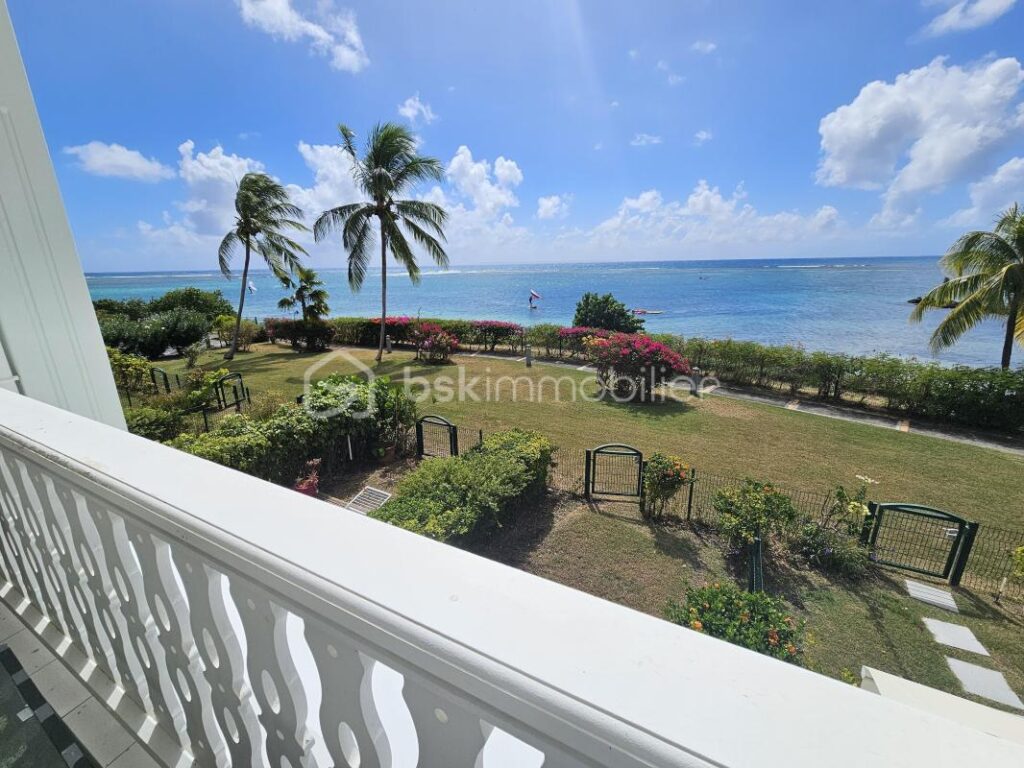 APPARTEMENT T2- LE SAVANNAH- BORD DE MER- VUE LAGON – 2 pièces – 1 chambre – 61 m²