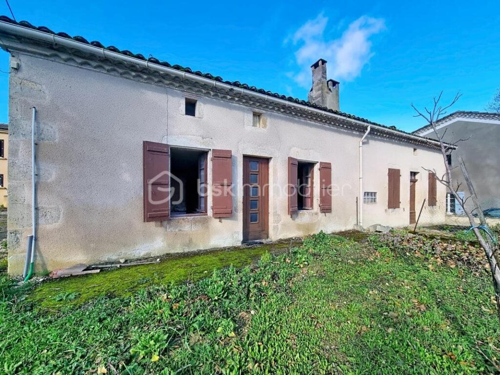 Maison à rénover, vue panoramique et fort potentiel locatif à Miradoux – 7 pièces – 5 chambres – 174 m²