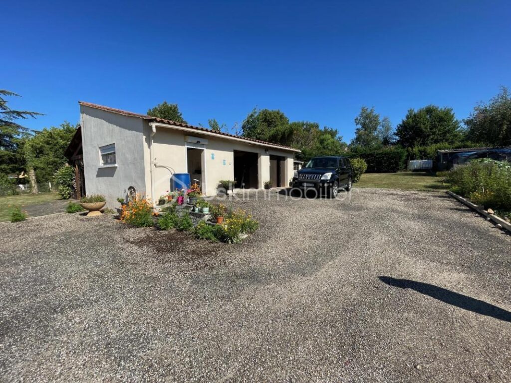 Belle propriété sur les hauteurs de Creysse – 7 pièces – 4 chambres – 120 m²