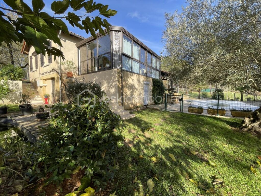 Propriété sans voisin proche, au calme absolu – 6 pièces – 4 chambres – 151 m²