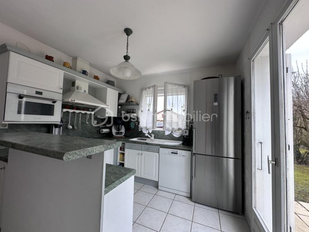 Maison 5 pieces avec terrain de 1500m² à Saint étienne de Crossey – 5 pièces – 4 chambres – 121 m²