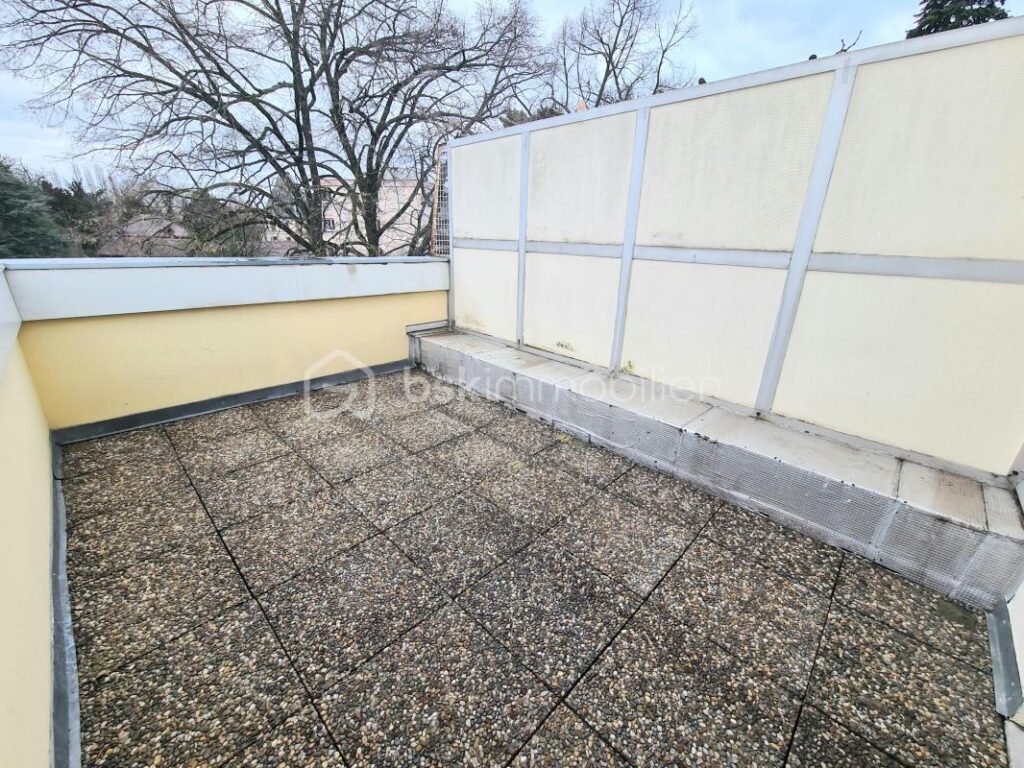 Charmant F2 avec terrasse – Dernier étage, vue dégagée sur les vignes – 2 pièces – 1 chambre – 54 m²