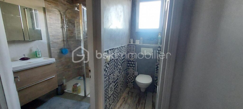 SOUS OFFRE D’achat !!!! Maison 5 chambres, grand terrain plat et piscinable, puits+ grande dépendance cadastrée – 8 pièces – 5 chambres – 135 m²