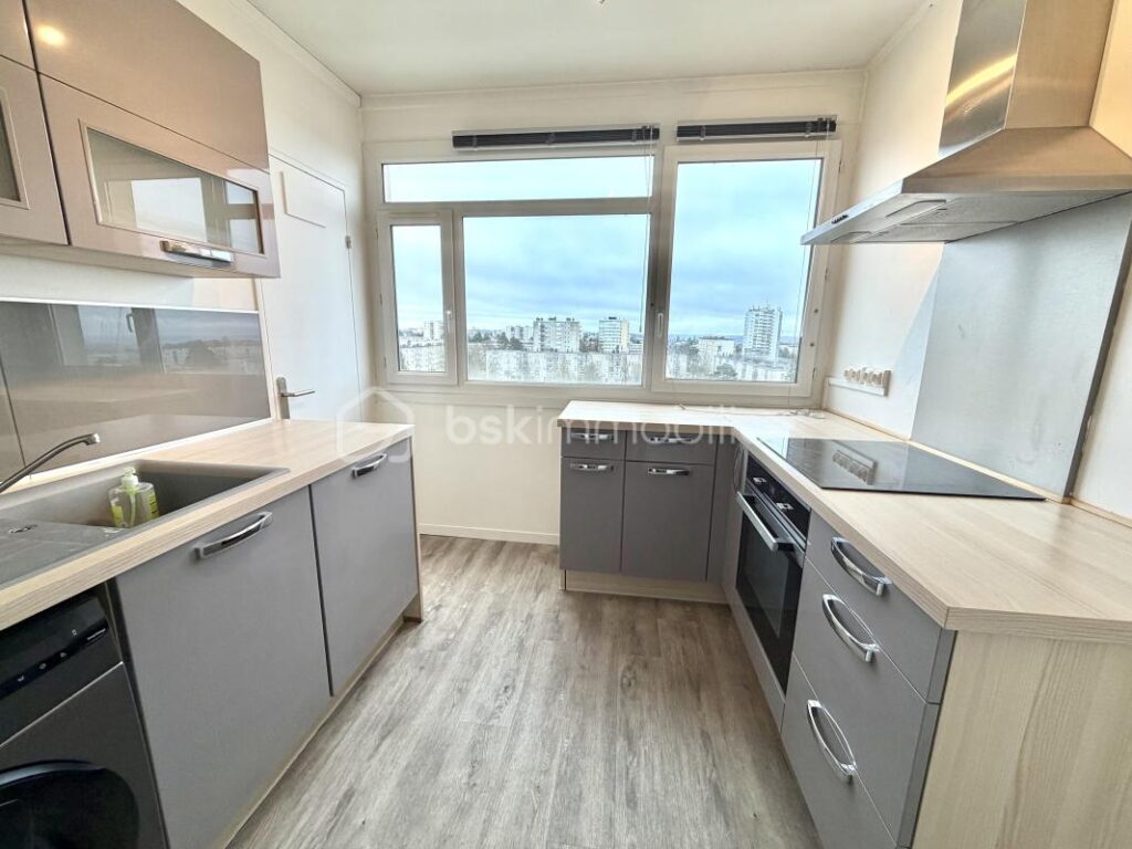 Appartement à Mont-Saint-Aignan 76130 – T3, 2 chambres, balcon, cave, stationnement privatif – 3 pièces – 2 chambres – 58 m²