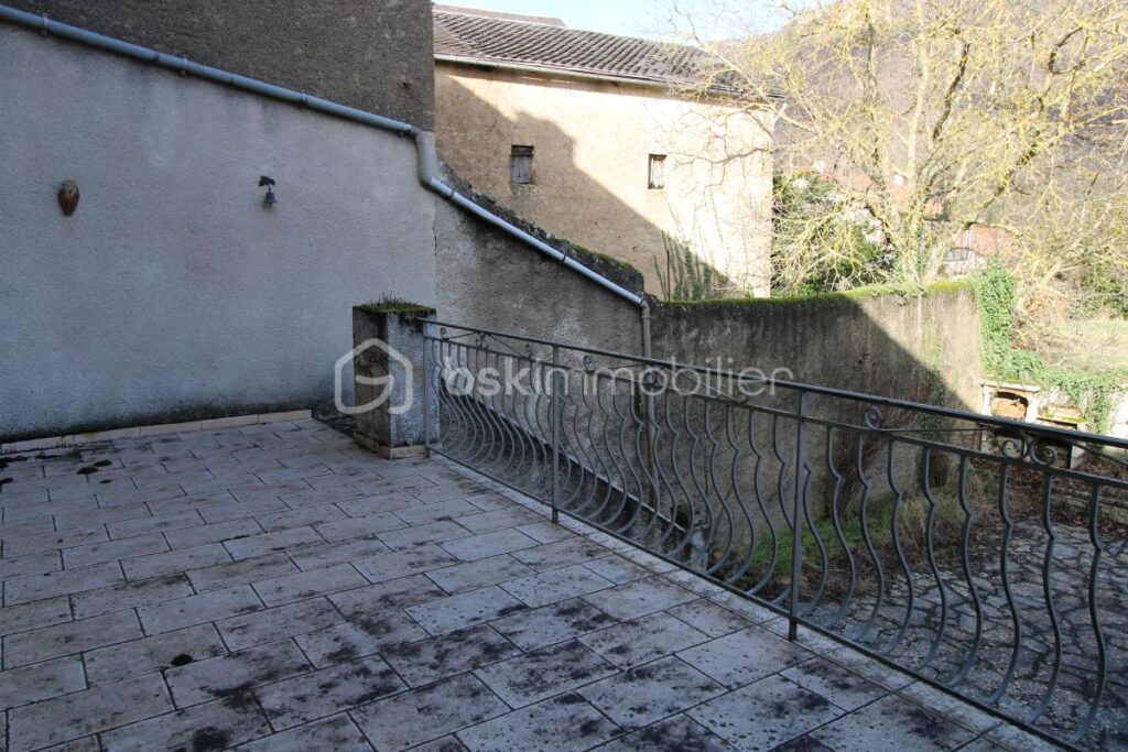 Entre Larzac et Cévennes. Maison de maître d’exception, vallée de la Dourbie NANT – 8 pièces – 3 chambres – 145 m²