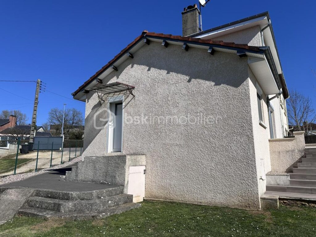 Maison mitoyenne d’un côté – 5 pièces – 2 chambres – 86 m²