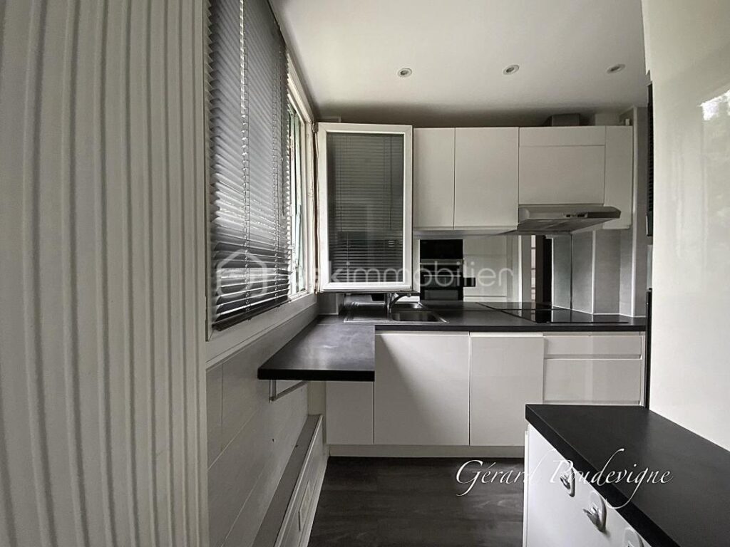 Le Port-Marly- Rue de Paris- Au calme- Prêt à habiter- – 4 pièces – 3 chambres – 62 m²