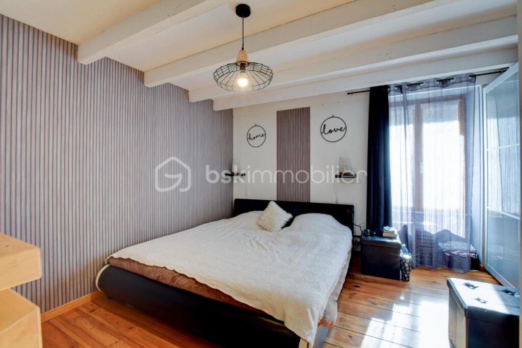 visite virtuelle à 360 sur le site ”jeancrimmo” – 5 pièces – 3 chambres – 98 m²