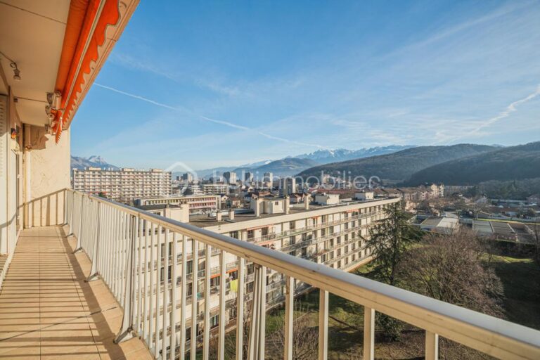 Appartement familial et lumineux avec balcon et vue dégagée – Le Pont de Claix – 5 pièces – 3 chambres – 81 m²