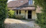 Maison de campagne sur 9800 m2de terrain – 4 pièces – 2 chambres – 106 m²