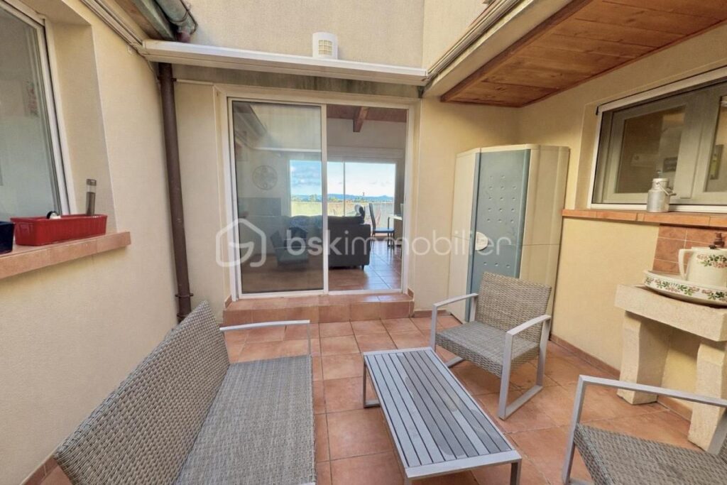 Villa en copropriété avec vue dominante sur Clermont l’Hérault – 4 pièces – 2 chambres – 110 m²