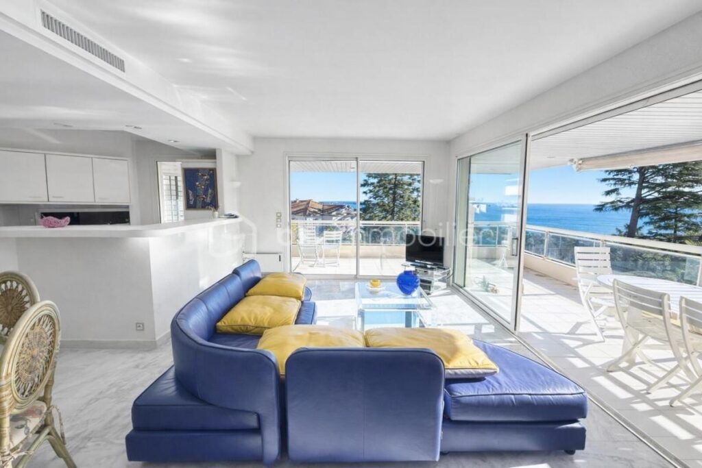 Cannes Croix-des-Gardes – Appartement 86m² – 3 pièces – Grande terrasse – vue mer – Piscine – Garage – 3 pièces – 2 chambres – 86 m²