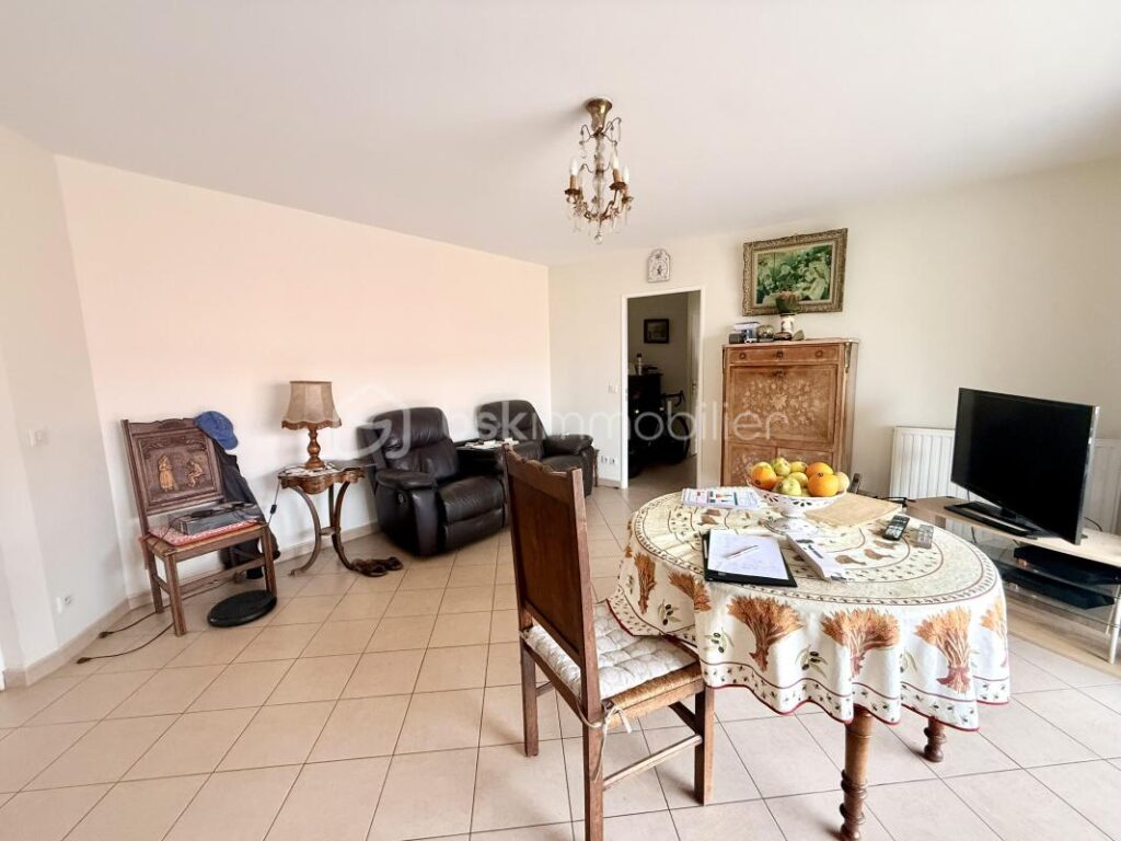 Appartement 3 pièces 66m² avec Balcon, Garage et Cave – Centre-ville de Digne-les-Bains (04) – 3 pièces – 2 chambres – 66 m²