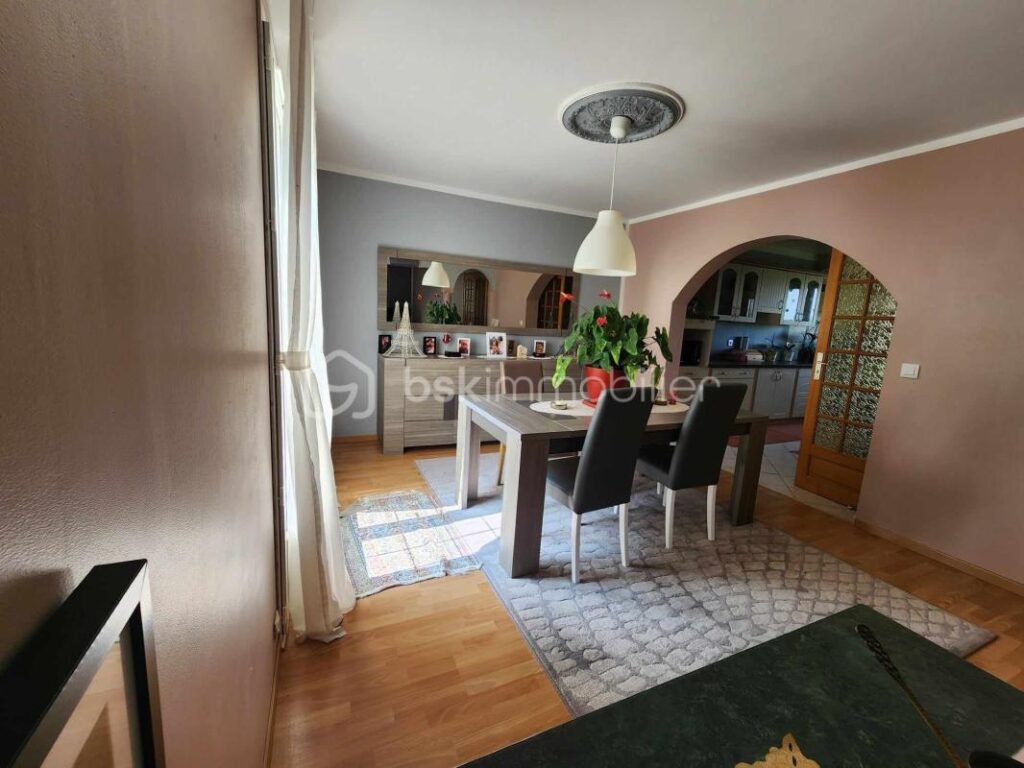 Charmante maison familiale avec sous-sol totale – 7 pièces – 5 chambres – 173 m²