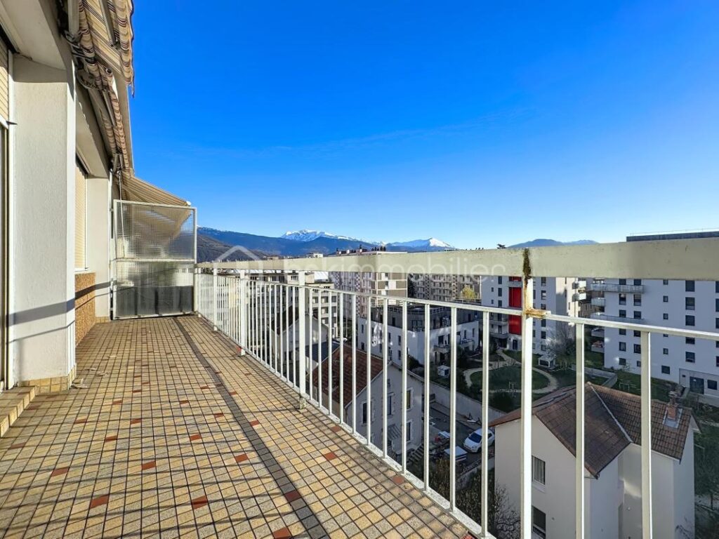GRENOBLE – 143 RUE DES ALLIÉS – GRAND T3 90 m² – VUES PANORAMIQUES – 2 TERRASSES – 3 pièces – 2 chambres – 88 m²