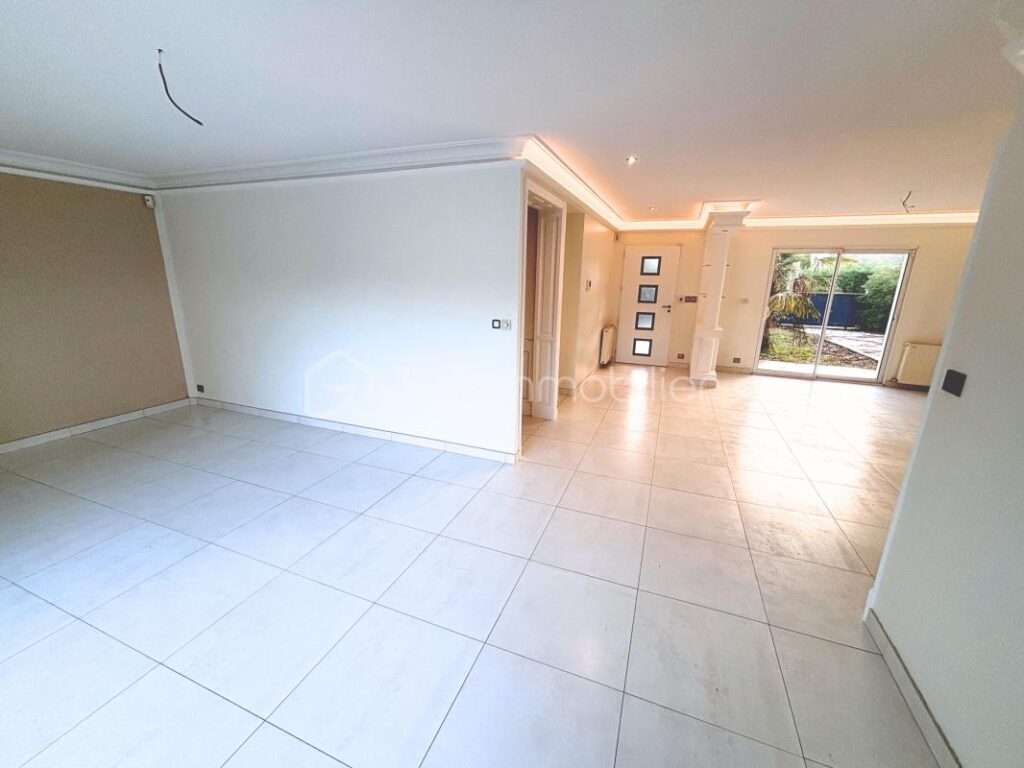 Maison de plain-pied, garage, piscine – 5 chambres – Environnement privilégié – 7 pièces – 5 chambres – 186 m²