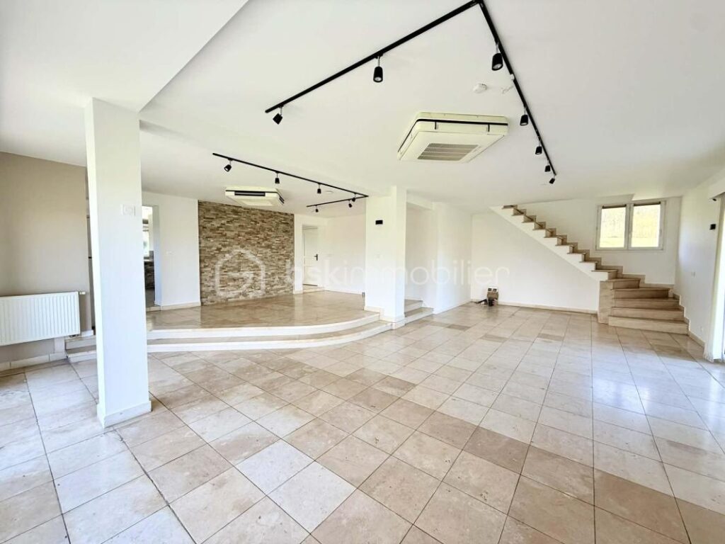 Propriété 5 chambres avec Cave sur Parc Arboré – 9 pièces – 5 chambres – 195 m²