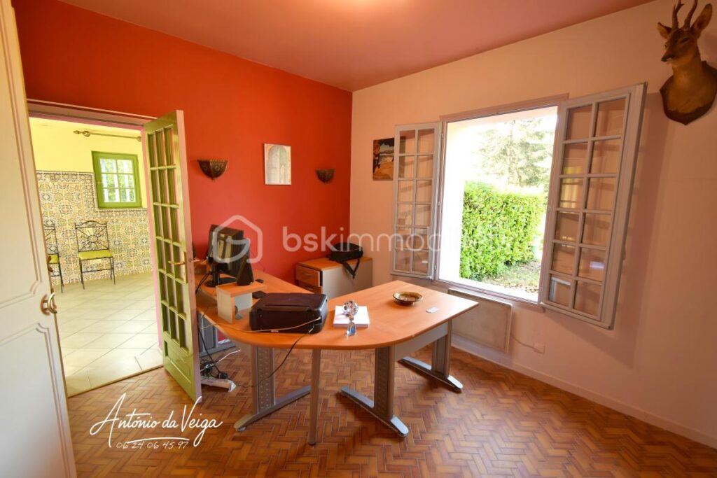 Propriété de charme avec parc arboré et piscine – 5 pièces – 3 chambres – 113 m²