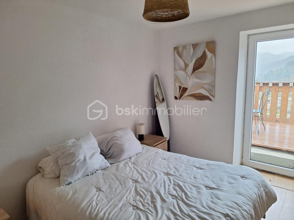 À louer – Appartement meublé avec terrasse et vue dégagée – Saint-Martin-de-Valamas (07310) – 2 pièces – 1 chambre – 44 m²