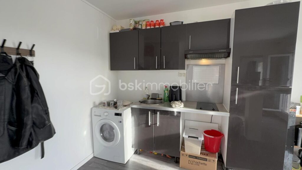 Appartement loué – Investissement locatif sécurisé – Proche université et centre-ville – Avec garage + cave – 2 pièces – 1 chambre – 36 m²