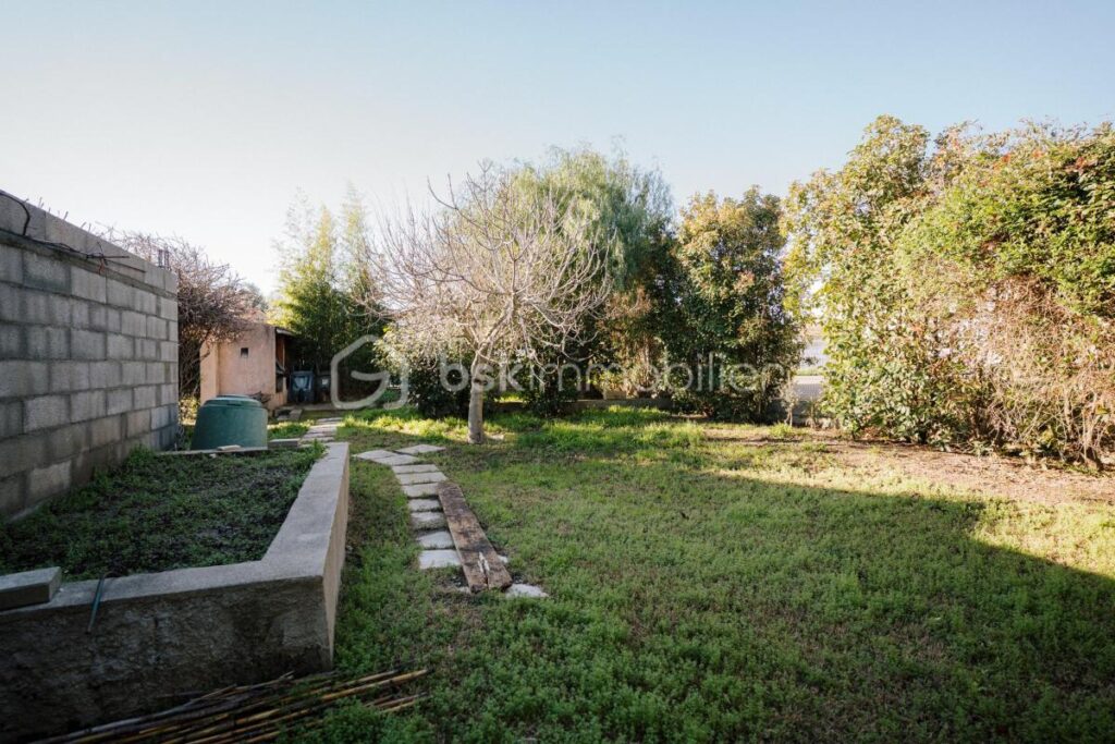 Maison plain pied 3 chambres avec piscine et grand terrain – 4 pièces – 3 chambres – 97 m²