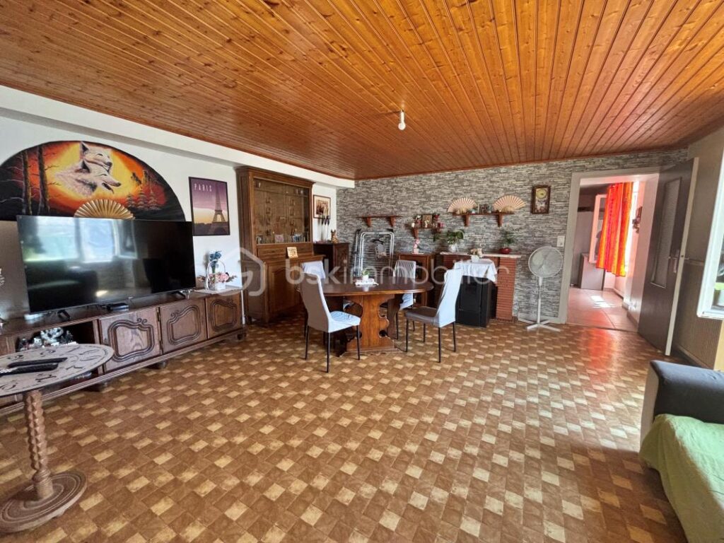 Maison authentique dans un village à caractère – 5 pièces – 3 chambres – 165 m²