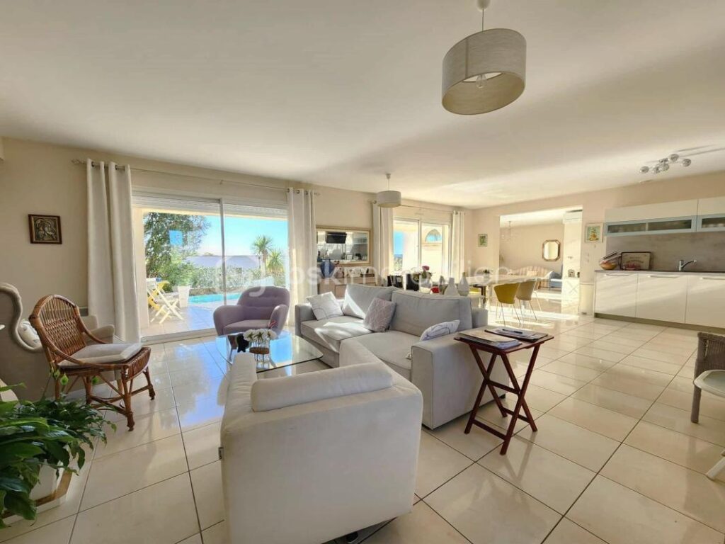 Superbe villa avec vue panoramique exceptionnelle – 5 pièces – 4 chambres – 149 m²