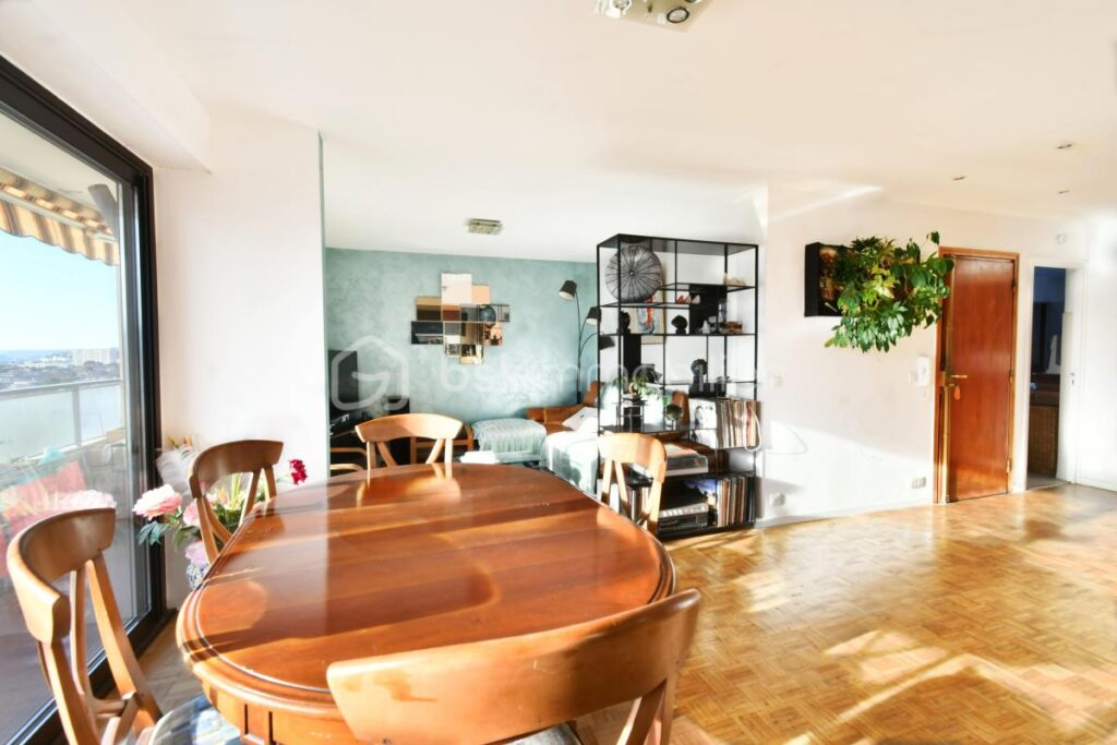 T5/7 lumineux (SO) avec vue mer – Balcon – résidence sécurisée – 5 pièces – 4 chambres – 113 m²