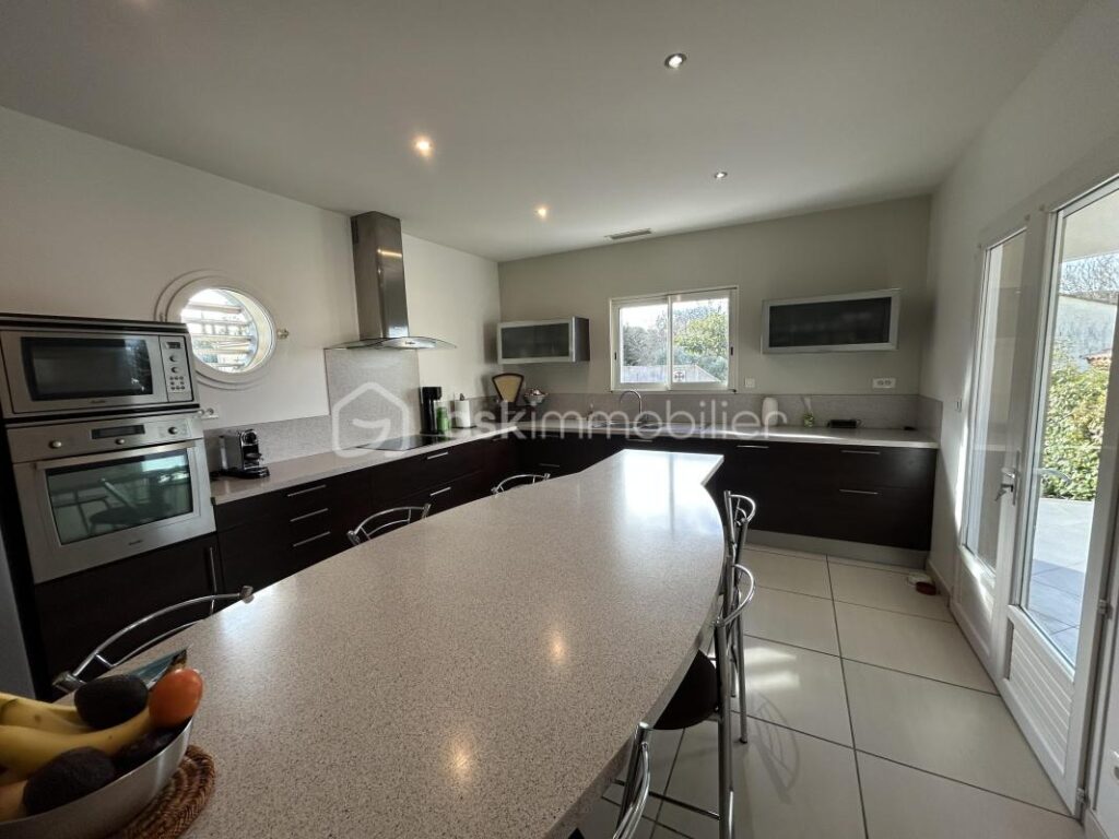 Villa de charme avec piscine – 4 Pièces 138 m² – 4 pièces – 3 chambres – 138 m²