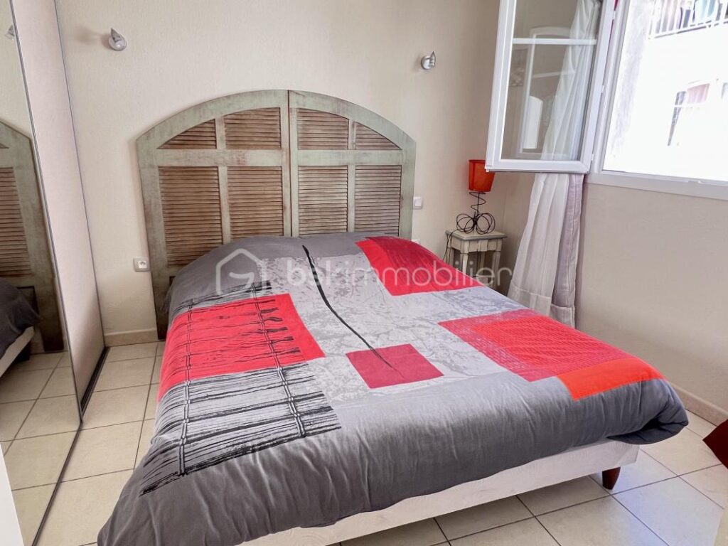 Appartement T3 de 52 m² au dernier étage dans un beau domaine de l’arrière pays varois – 3 pièces – 2 chambres – 52 m²