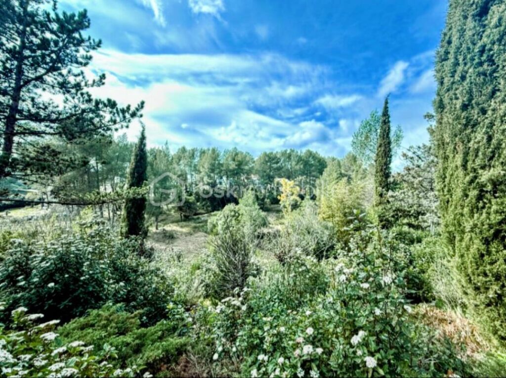 Villa avec piscine – Vue sur la nature – 6 chambres – parcelle de 1400m2 – 7 pièces – 6 chambres – 193 m²