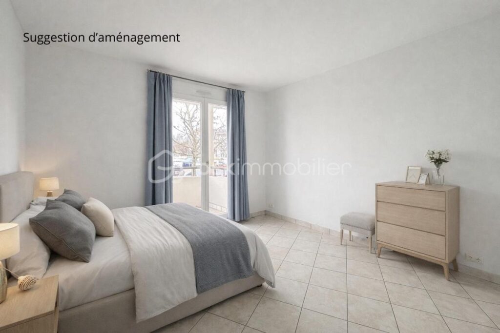 ANNECY CENTRE APPARTEMENT T4 A RENOVER QUARTIER DES ROMAINS – 4 pièces – 3 chambres – 93 m²