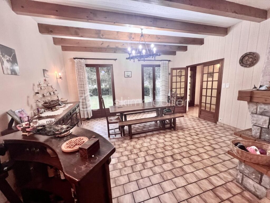 Maison de 100 m² sur terrain de 1500 m² – 4 pièces – 3 chambres – 100 m²