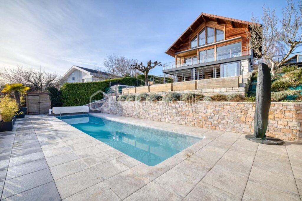 Magnifique villa contemporaine / Vue panoramique – 6 pièces – 3 chambres – 212 m²