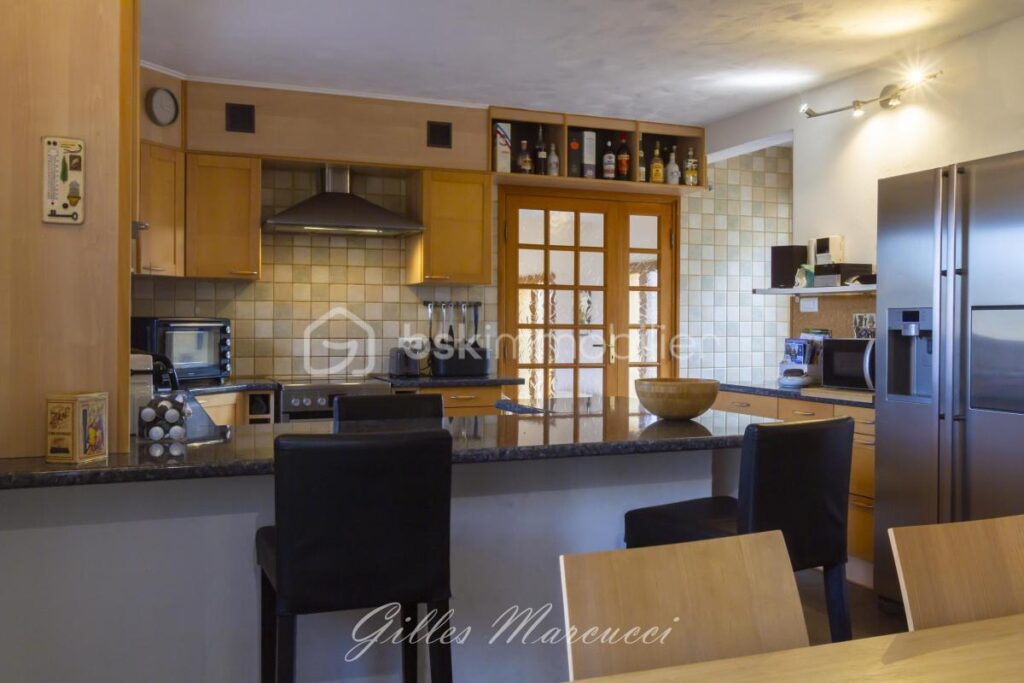 A la recherche d’une maison au calme et confortable ? – 5 pièces – 3 chambres – 174 m²