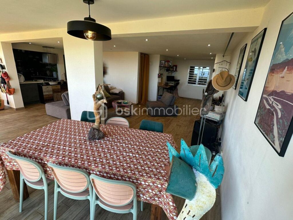 A VENDRE – VILLA LE BRULE – SAINT DENIS – VUE EXEPTIONNELLE – 4 pièces – 3 chambres – 90 m²